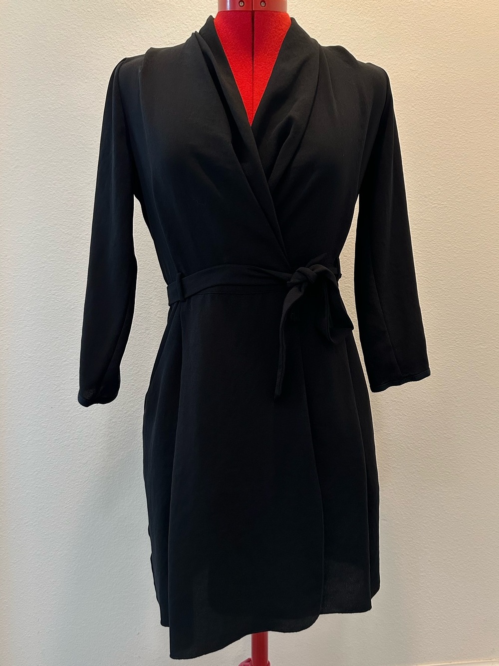 Wilfred - Classic Black Wrap Dress with Tie Waist - Women's Size Zero